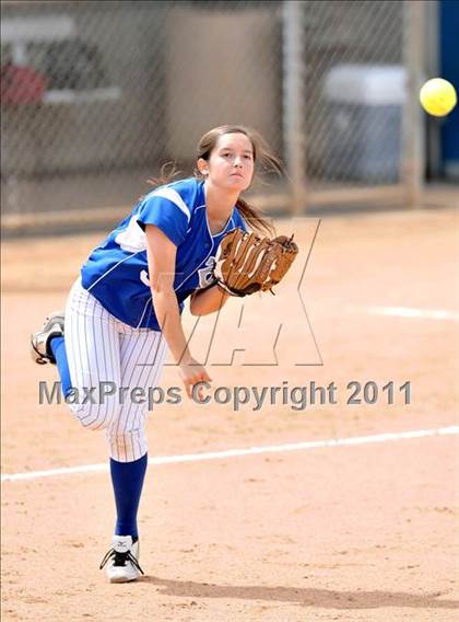 Thumbnail 2 in Palos Verdes Peninsula vs. Temescal Canyon (Woodbridge Tournament) photogallery.