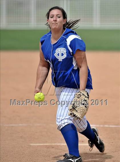 Thumbnail 2 in Palos Verdes Peninsula vs. Temescal Canyon (Woodbridge Tournament) photogallery.