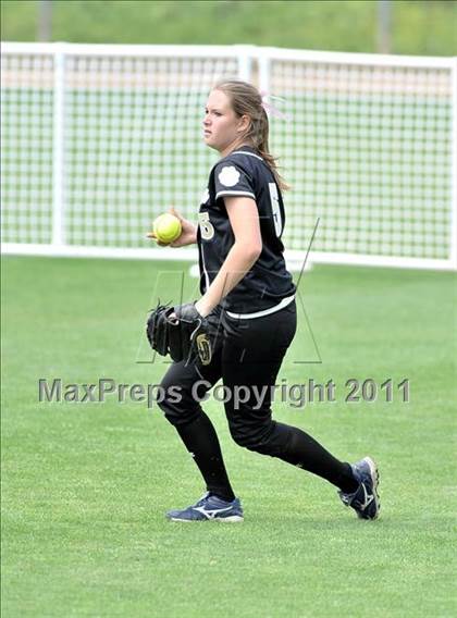 Thumbnail 2 in Palos Verdes Peninsula vs. Temescal Canyon (Woodbridge Tournament) photogallery.