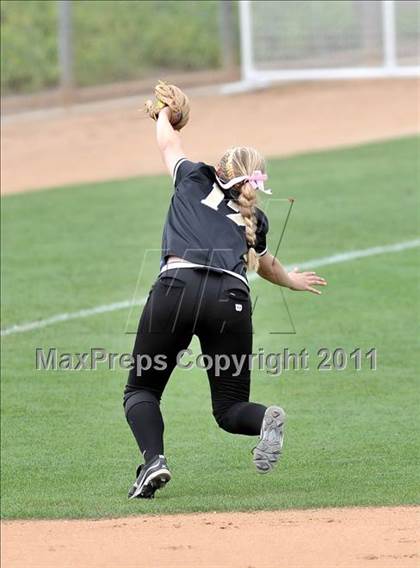 Thumbnail 3 in Palos Verdes Peninsula vs. Temescal Canyon (Woodbridge Tournament) photogallery.