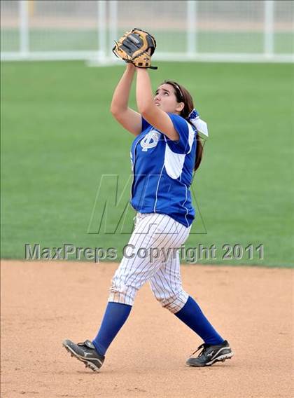 Thumbnail 2 in Palos Verdes Peninsula vs. Temescal Canyon (Woodbridge Tournament) photogallery.