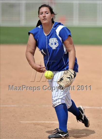 Thumbnail 2 in Palos Verdes Peninsula vs. Temescal Canyon (Woodbridge Tournament) photogallery.