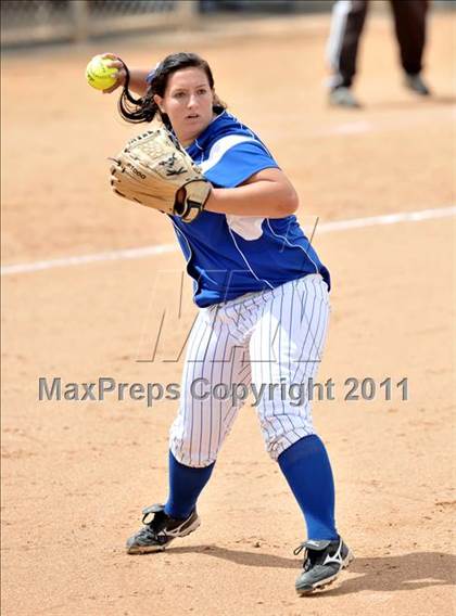 Thumbnail 3 in Palos Verdes Peninsula vs. Temescal Canyon (Woodbridge Tournament) photogallery.