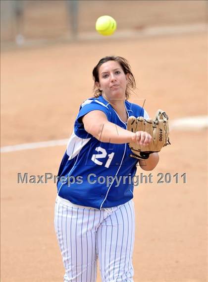 Thumbnail 2 in Palos Verdes Peninsula vs. Temescal Canyon (Woodbridge Tournament) photogallery.