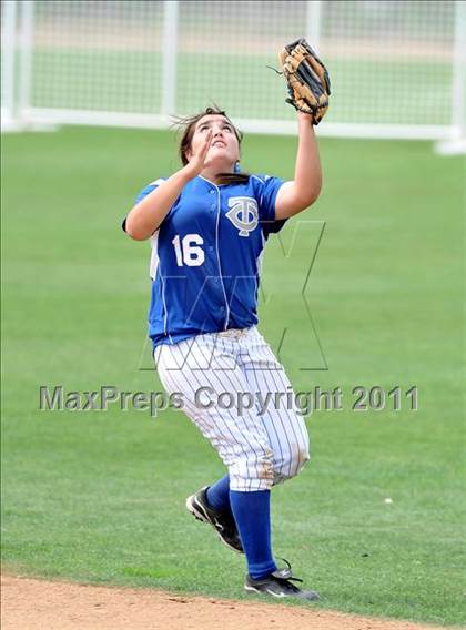 Thumbnail 1 in Palos Verdes Peninsula vs. Temescal Canyon (Woodbridge Tournament) photogallery.