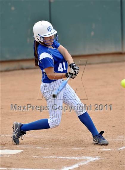 Thumbnail 3 in Palos Verdes Peninsula vs. Temescal Canyon (Woodbridge Tournament) photogallery.