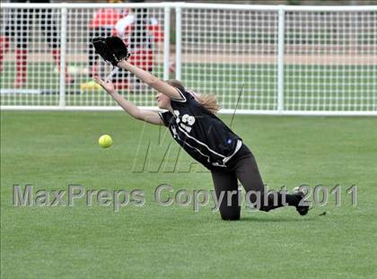 Thumbnail 1 in Palos Verdes Peninsula vs. Temescal Canyon (Woodbridge Tournament) photogallery.