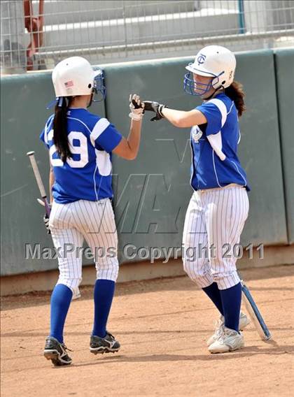 Thumbnail 3 in Palos Verdes Peninsula vs. Temescal Canyon (Woodbridge Tournament) photogallery.