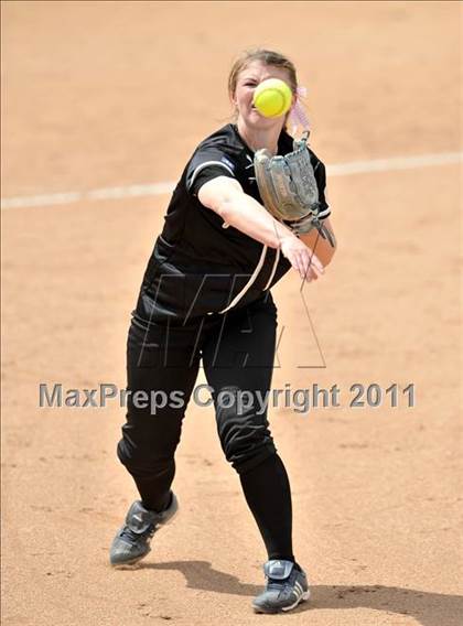 Thumbnail 3 in Palos Verdes Peninsula vs. Temescal Canyon (Woodbridge Tournament) photogallery.