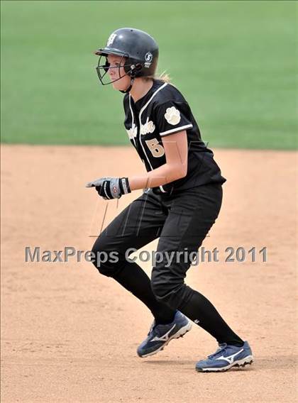 Thumbnail 3 in Palos Verdes Peninsula vs. Temescal Canyon (Woodbridge Tournament) photogallery.