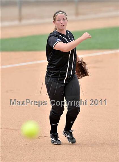 Thumbnail 1 in Palos Verdes Peninsula vs. Temescal Canyon (Woodbridge Tournament) photogallery.