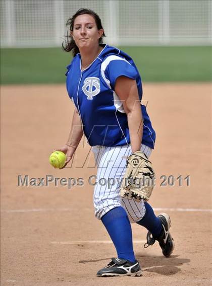 Thumbnail 2 in Palos Verdes Peninsula vs. Temescal Canyon (Woodbridge Tournament) photogallery.