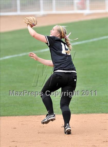 Thumbnail 1 in Palos Verdes Peninsula vs. Temescal Canyon (Woodbridge Tournament) photogallery.