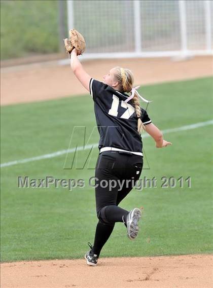 Thumbnail 3 in Palos Verdes Peninsula vs. Temescal Canyon (Woodbridge Tournament) photogallery.