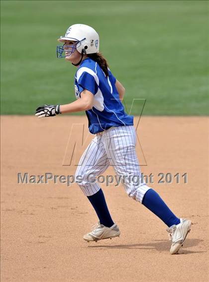 Thumbnail 3 in Palos Verdes Peninsula vs. Temescal Canyon (Woodbridge Tournament) photogallery.