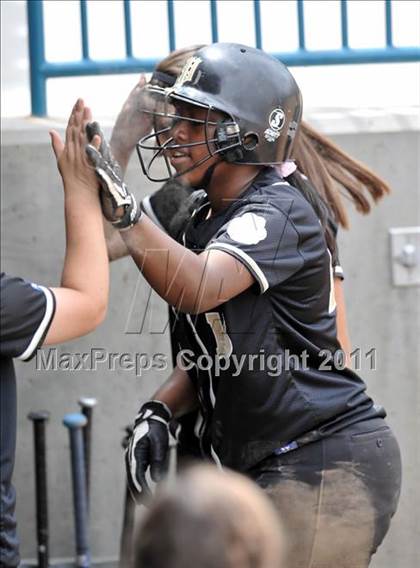 Thumbnail 3 in Palos Verdes Peninsula vs. Temescal Canyon (Woodbridge Tournament) photogallery.