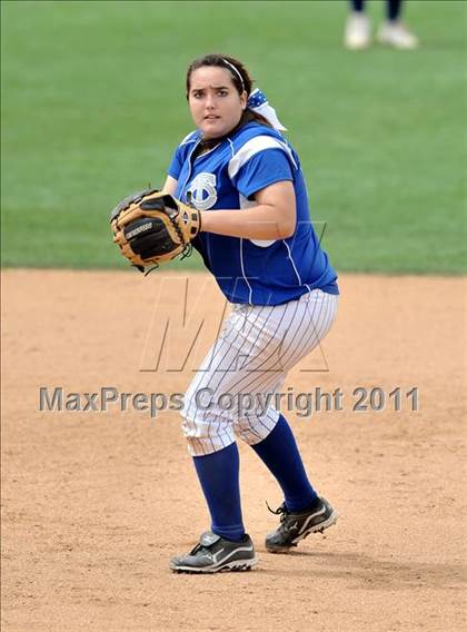 Thumbnail 2 in Palos Verdes Peninsula vs. Temescal Canyon (Woodbridge Tournament) photogallery.
