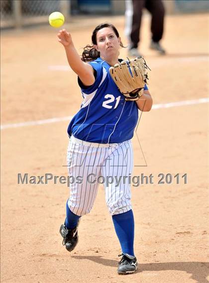 Thumbnail 2 in Palos Verdes Peninsula vs. Temescal Canyon (Woodbridge Tournament) photogallery.