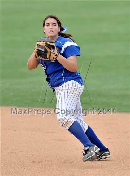 Thumbnail 2 in Palos Verdes Peninsula vs. Temescal Canyon (Woodbridge Tournament) photogallery.