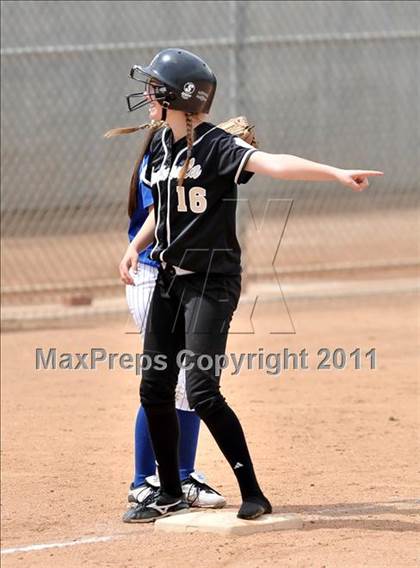 Thumbnail 3 in Palos Verdes Peninsula vs. Temescal Canyon (Woodbridge Tournament) photogallery.