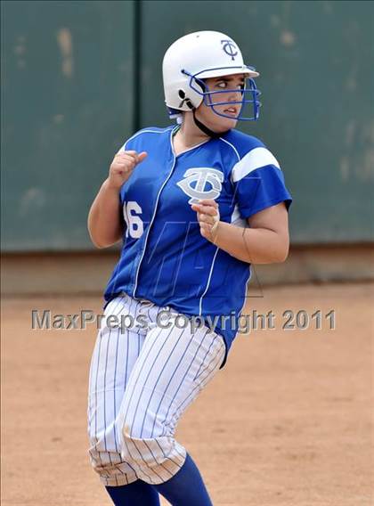 Thumbnail 3 in Palos Verdes Peninsula vs. Temescal Canyon (Woodbridge Tournament) photogallery.