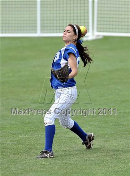 Thumbnail 2 in Palos Verdes Peninsula vs. Temescal Canyon (Woodbridge Tournament) photogallery.