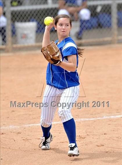 Thumbnail 3 in Palos Verdes Peninsula vs. Temescal Canyon (Woodbridge Tournament) photogallery.