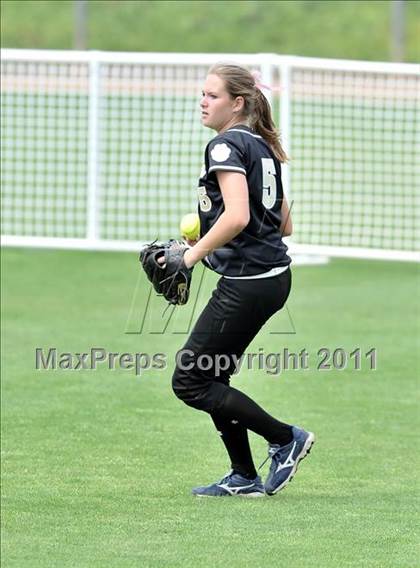 Thumbnail 3 in Palos Verdes Peninsula vs. Temescal Canyon (Woodbridge Tournament) photogallery.