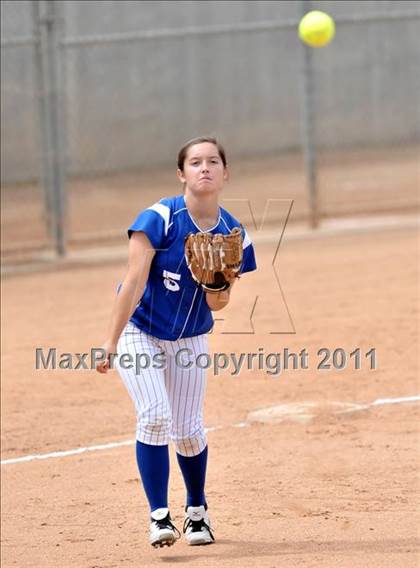 Thumbnail 2 in Palos Verdes Peninsula vs. Temescal Canyon (Woodbridge Tournament) photogallery.