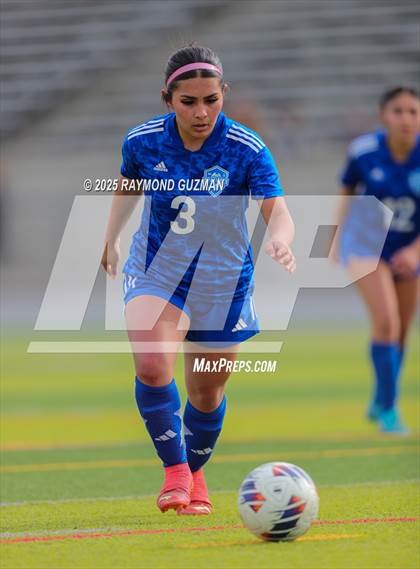 Thumbnail 2 in Clovis vs. Madera photogallery.