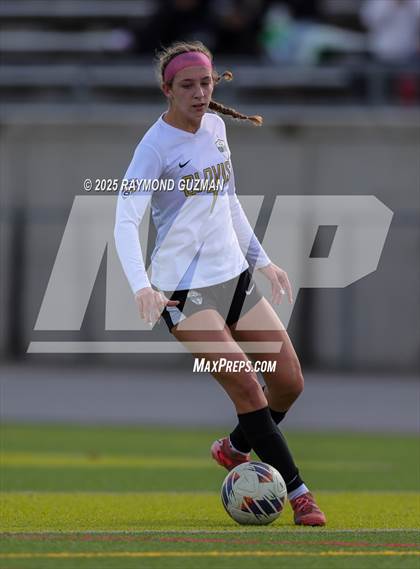 Thumbnail 1 in Clovis vs. Madera photogallery.