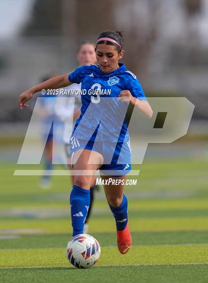 Thumbnail 1 in Clovis vs. Madera photogallery.
