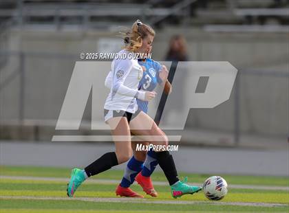 Thumbnail 2 in Clovis vs. Madera photogallery.