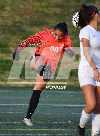 Thumbnail 3 in University Prep vs. Apple Valley photogallery.