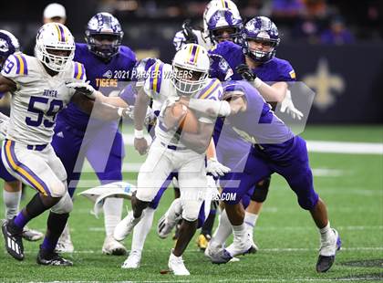 Thumbnail 3 in Logansport vs. Homer (LHSAA 1A Final) photogallery.