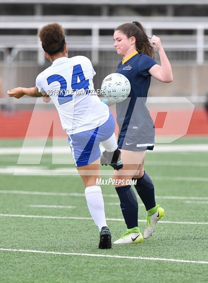 Thumbnail 3 in Highland Park vs Midlothian (UIL 5A Region 2 Semifinal) photogallery.