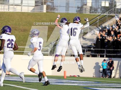 Thumbnail 3 in Whitehouse vs. College Station (UIL 5A Bi-District Playoff) photogallery.