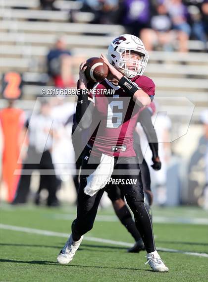 Thumbnail 3 in Whitehouse vs. College Station (UIL 5A Bi-District Playoff) photogallery.