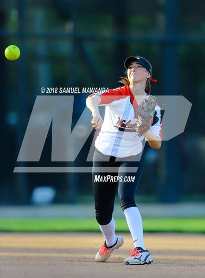 Thumbnail 3 in Harvard-Westlake vs Louisville photogallery.