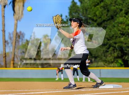 Thumbnail 1 in Harvard-Westlake vs Louisville photogallery.