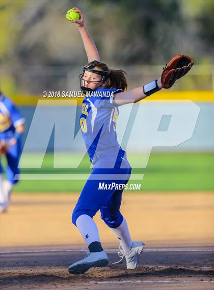 Thumbnail 2 in Harvard-Westlake vs Louisville photogallery.