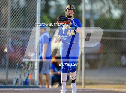 Thumbnail 2 in Harvard-Westlake vs Louisville photogallery.