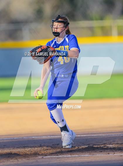 Thumbnail 2 in Harvard-Westlake vs Louisville photogallery.