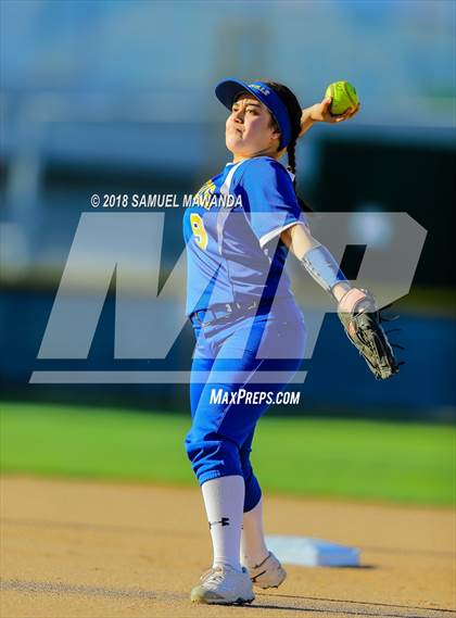Thumbnail 1 in Harvard-Westlake vs Louisville photogallery.