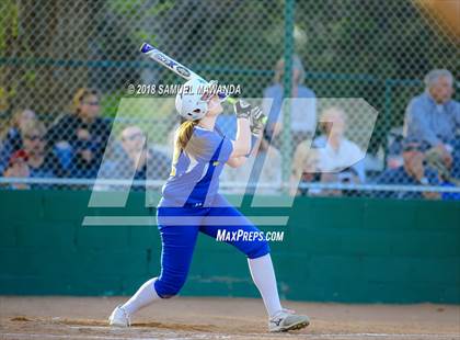 Thumbnail 3 in Harvard-Westlake vs Louisville photogallery.