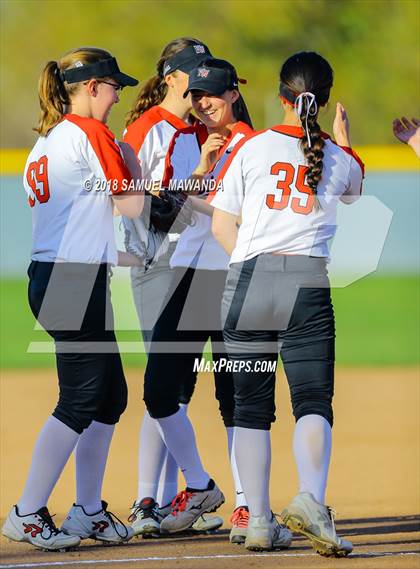 Thumbnail 3 in Harvard-Westlake vs Louisville photogallery.