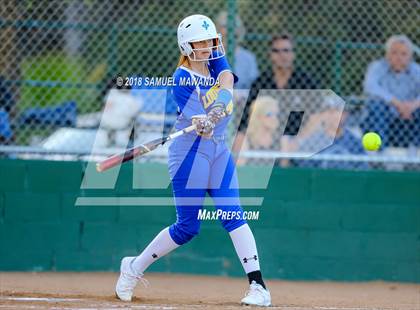 Thumbnail 3 in Harvard-Westlake vs Louisville photogallery.