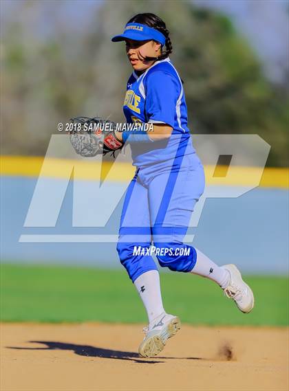 Thumbnail 1 in Harvard-Westlake vs Louisville photogallery.
