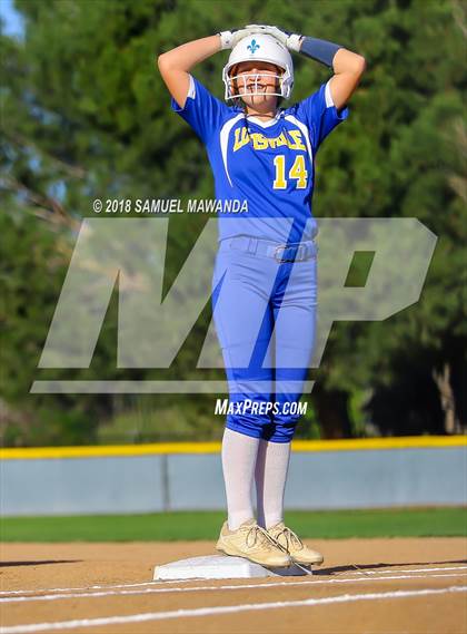 Thumbnail 3 in Harvard-Westlake vs Louisville photogallery.
