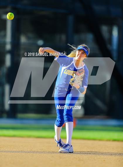 Thumbnail 3 in Harvard-Westlake vs Louisville photogallery.